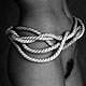 pubis f&eacute;minin et cordes 