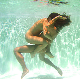/Image/img_articles/eau_et_amour/picto/enlacement.jpg