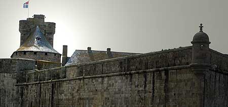 /Image/img_articles/escapade_malouine/st_malo_ramparts.jpg