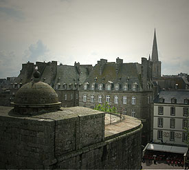 /Image/img_articles/escapade_malouine/st_malo_vu_de_haut.jpg