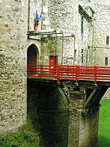 /Image/img_articles/escapade_malouine/vitre_chateau2.jpg