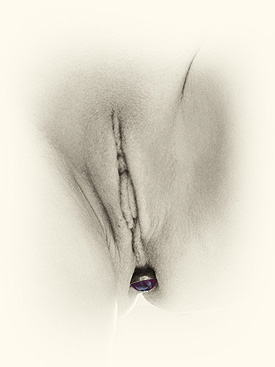 bijou anal modèle S Verre Rouge de Rosebuds sexe féminin et bijou anal Rosebuds