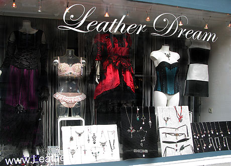 Leather Dream - la vitrine, rue de la Wallonie