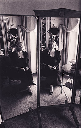 Poupie Cadolle par Jean Loup Sieff Poupie Cadolle par Jean Loup Sieff