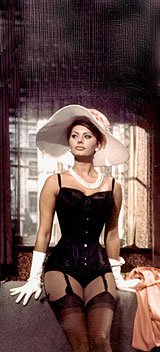 Sophia Loren en corset dans Le Millionnaire