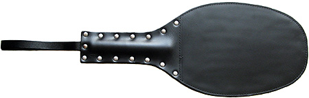 Paddle en cuir de forme ovoïde à manche clouté