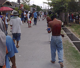 Procession et auto-flagellations à San Fernando