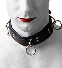 collier de cuir à trois anneaux