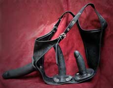 harnachement à trois godes /Image/img_articles/sextoys/gode_ceinture_3g.jpg